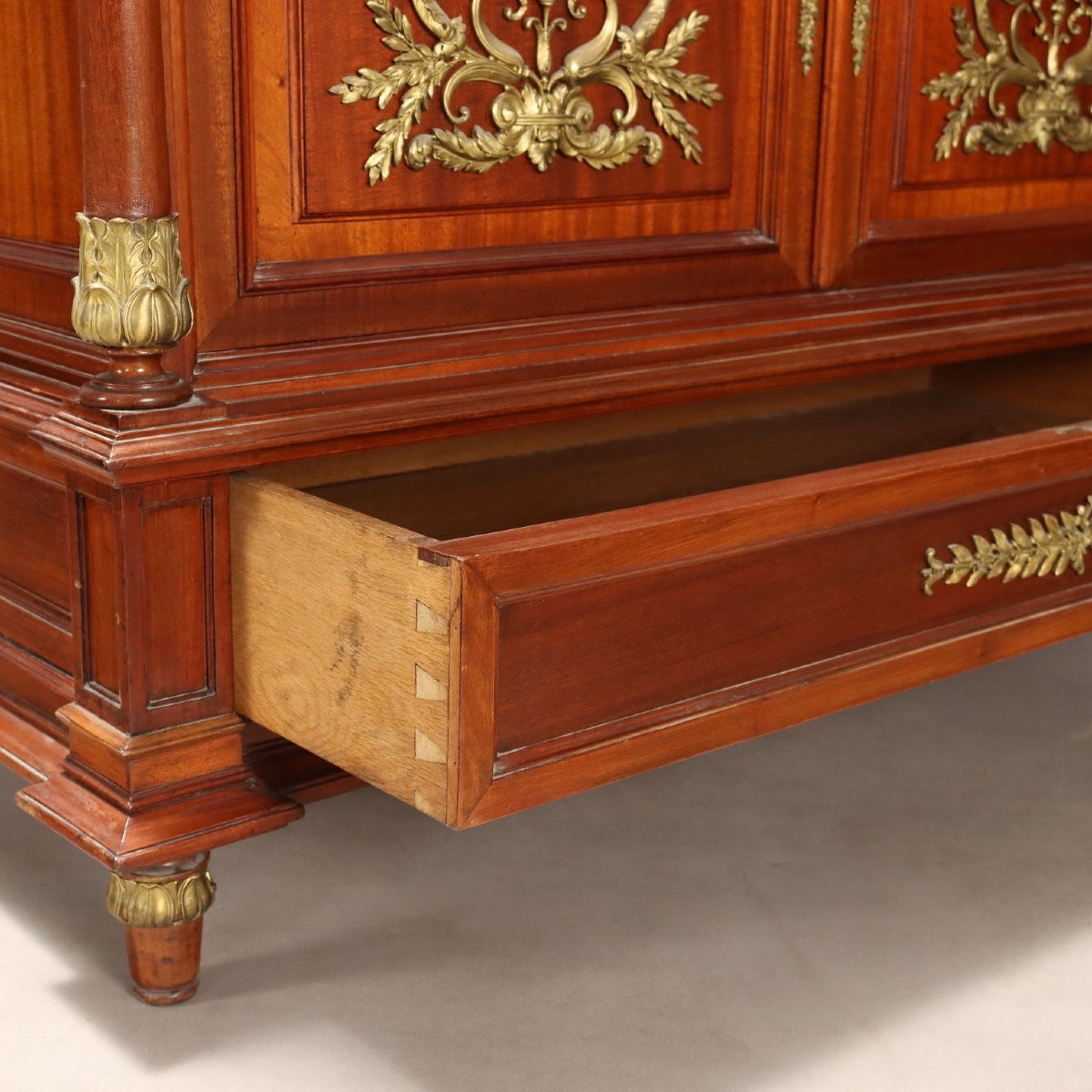 Buffet en acajou avec plateau miroir France, début du XXe siècle-photo-7