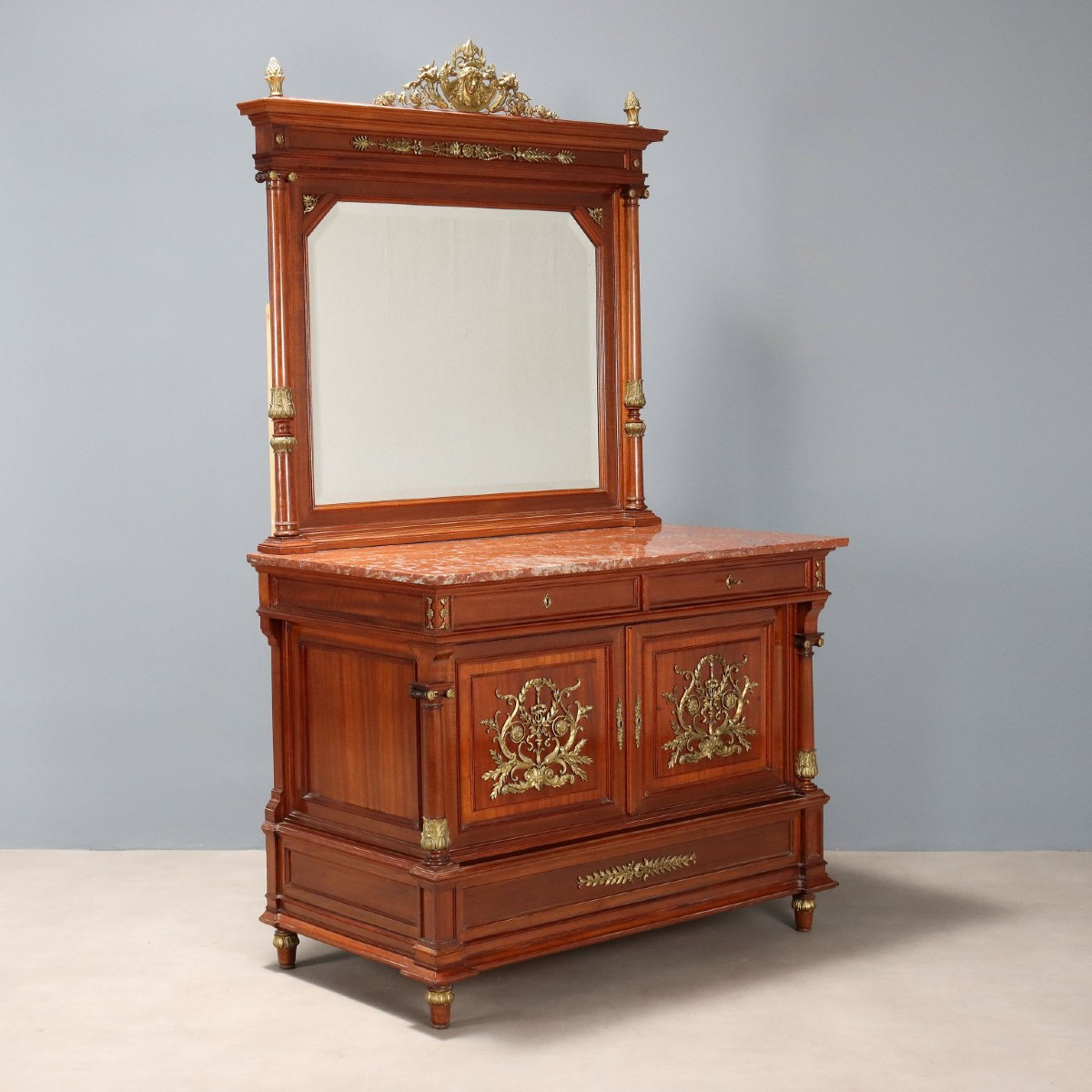 Buffet en acajou avec plateau miroir France, début du XXe siècle