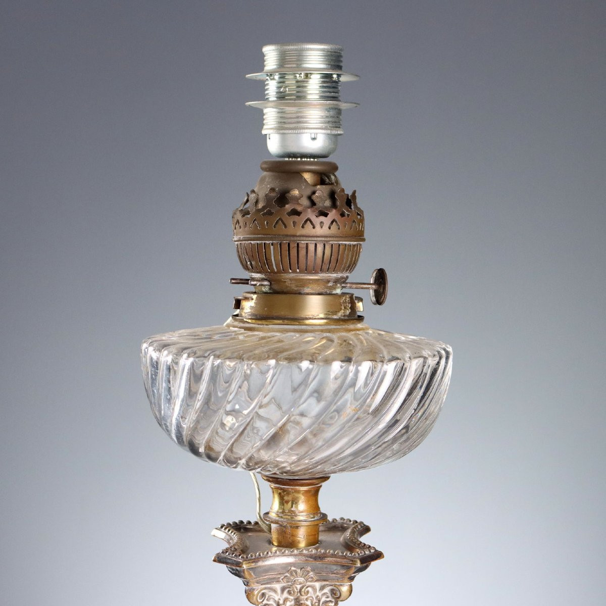 Ensemble de trois lampes en métal argenté et verre Angleterre, début des années 1900-photo-3