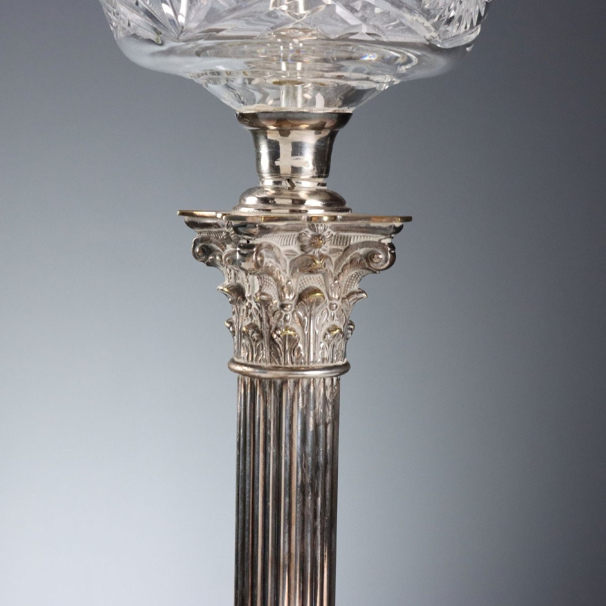 Ensemble de trois lampes en métal argenté et verre Angleterre, début des années 1900-photo-3