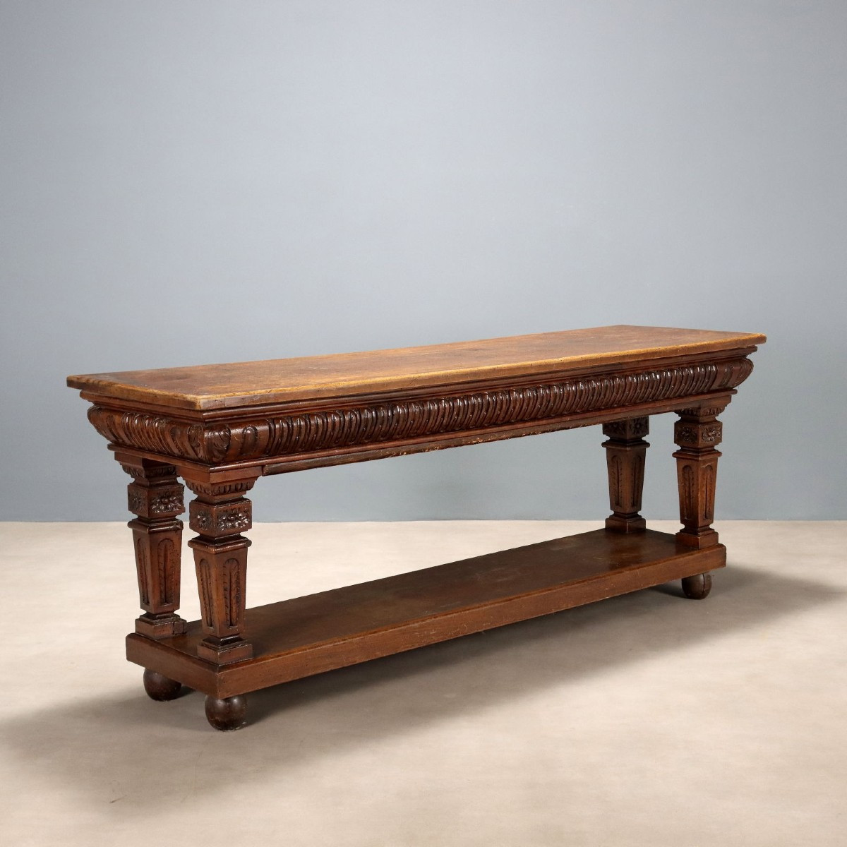 Table en noyer de style néo-Renaissance Italie, début du XXe siècle