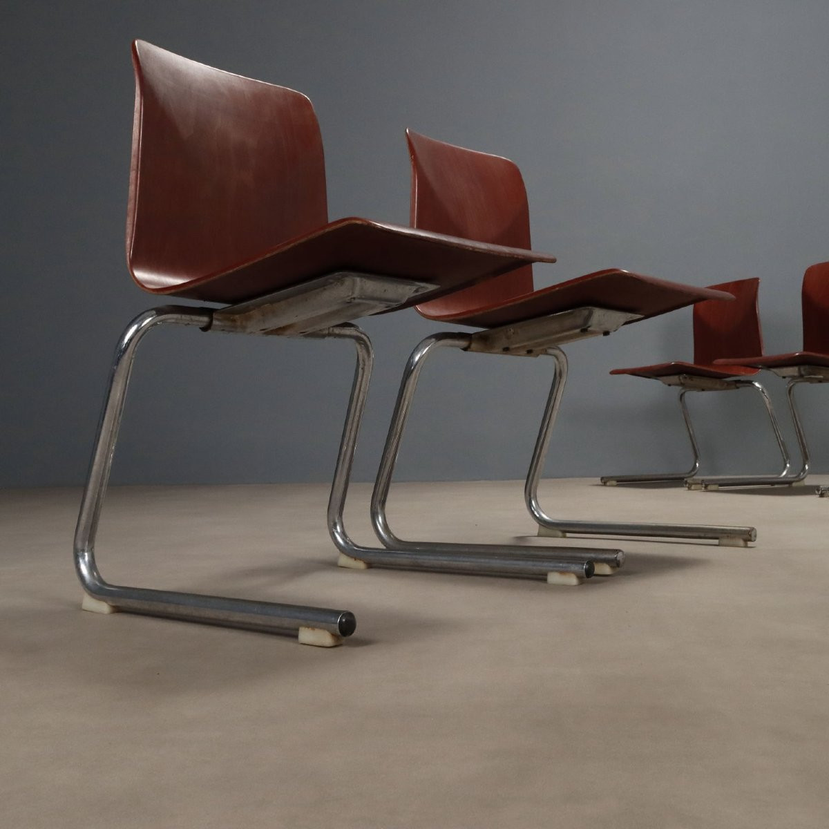 Chaises Empilables Vintage Contreplaqué Design des Années 1960-photo-1