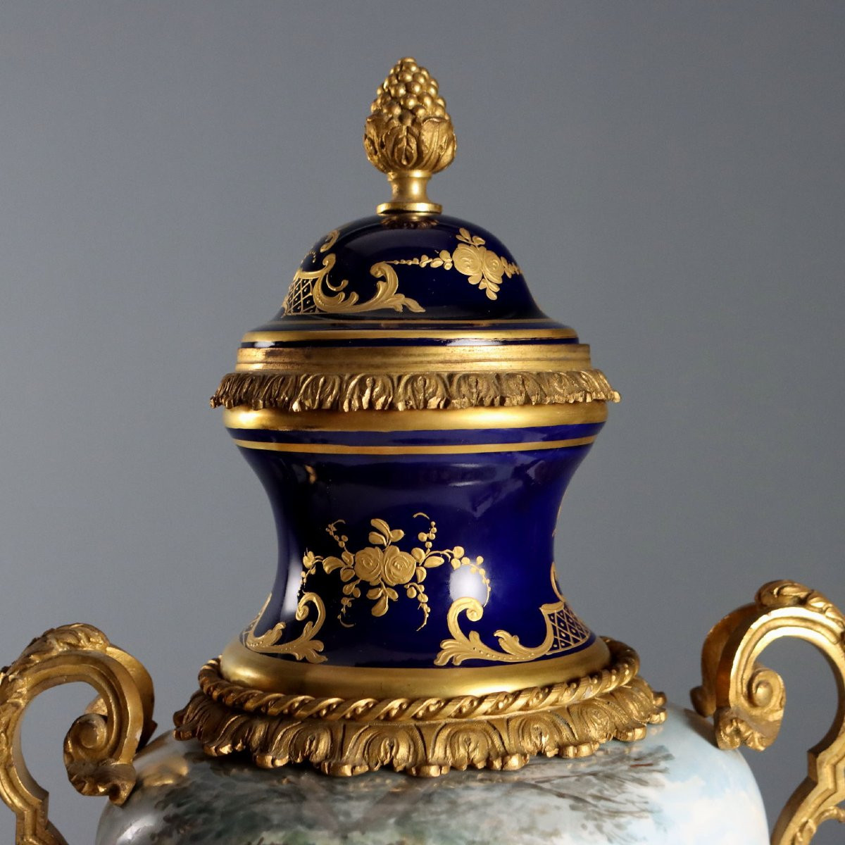 Vases Anciens Porcelaine de Sèvres Décorations du XIXe Siècle-photo-3