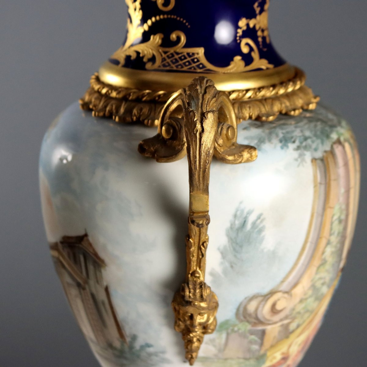 Vases Anciens Porcelaine de Sèvres Décorations du XIXe Siècle-photo-5
