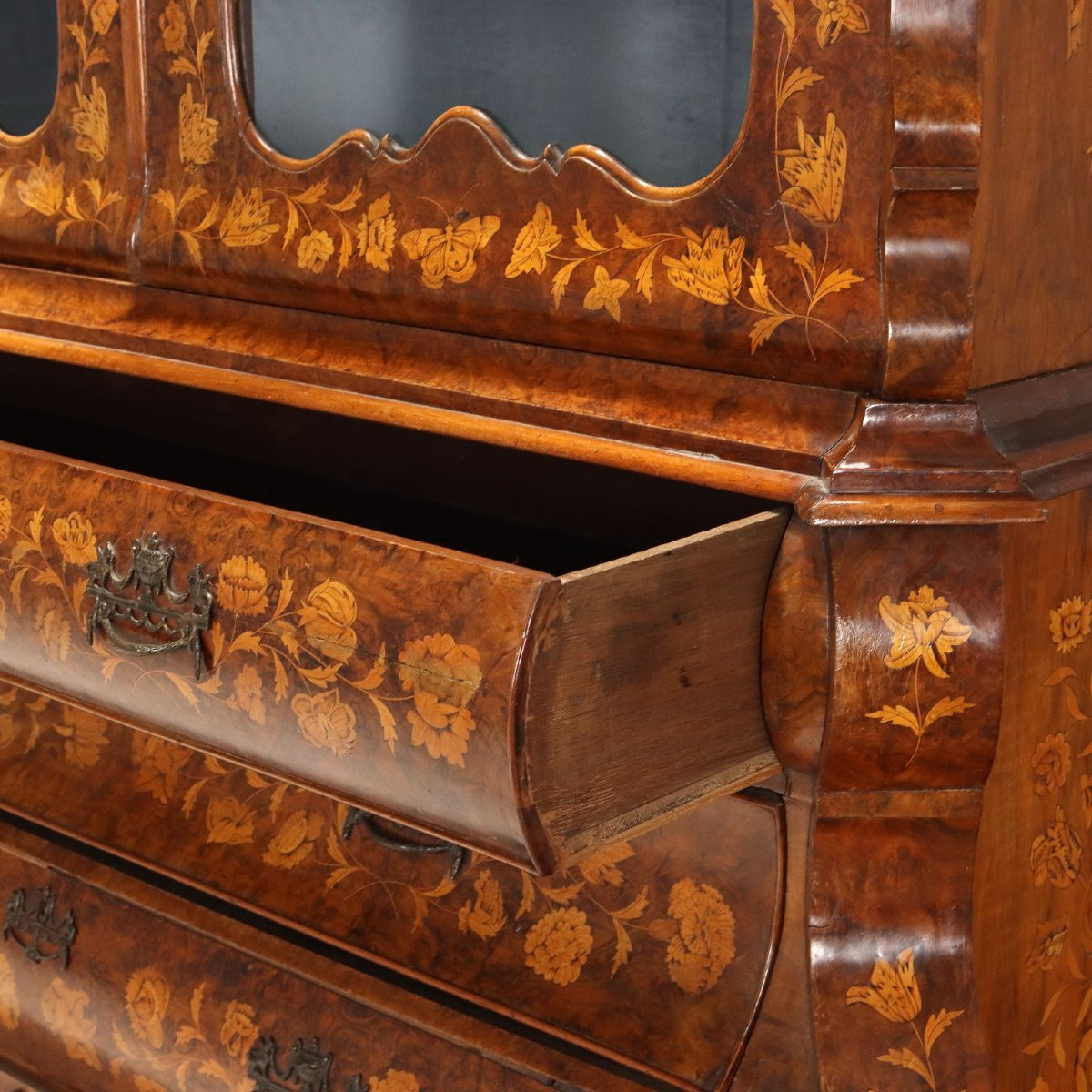 Large Dutch Display Cabinet In Walnut And Walnut Burl-photo-4