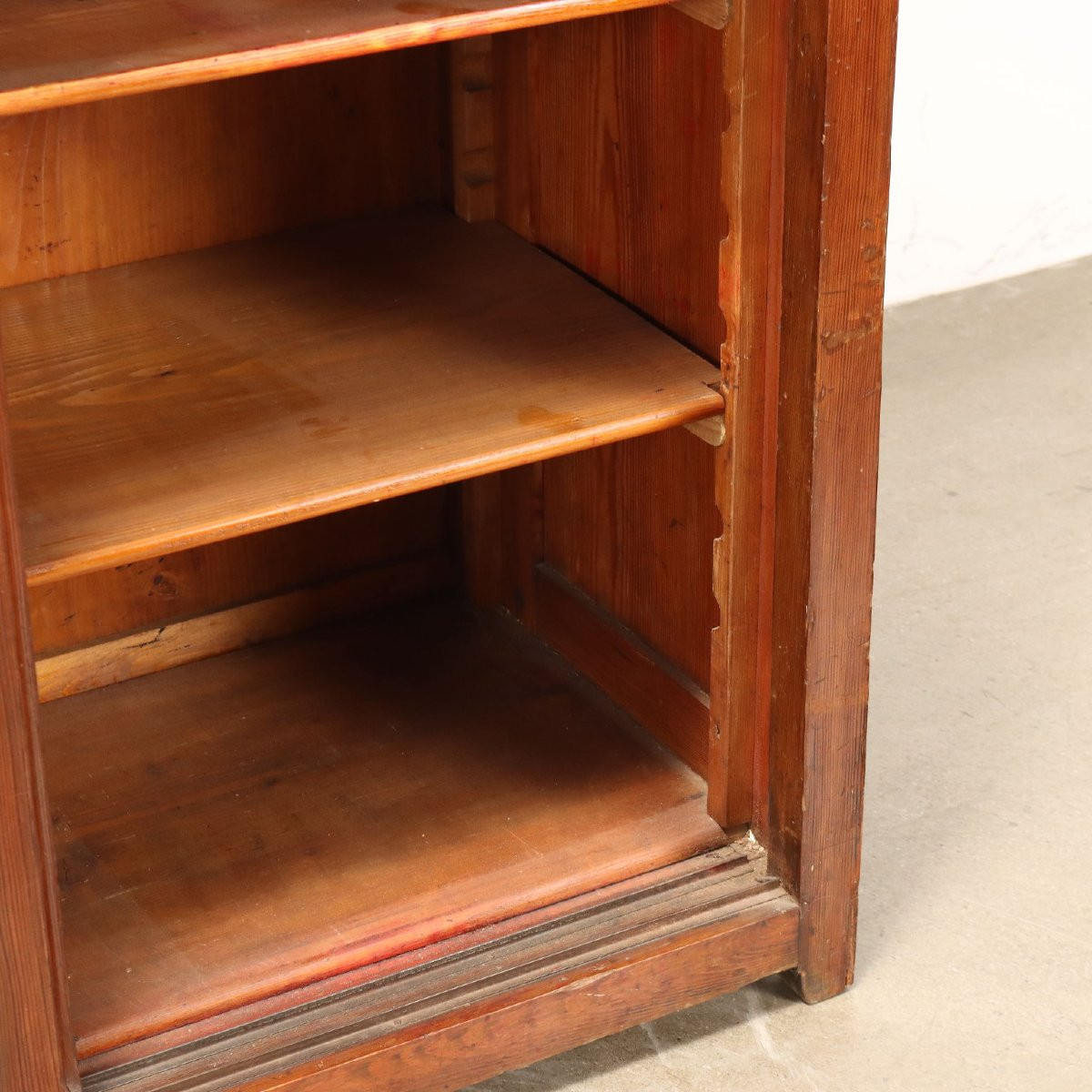 Antique Cupboard Larch Sheeth Metal Sliding Doors Italy XX Century-photo-5