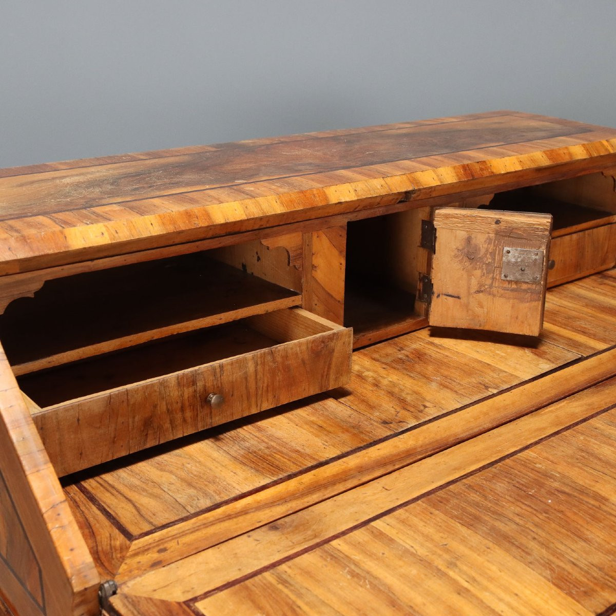 Cabinet à abattants en noyer baroque-photo-4