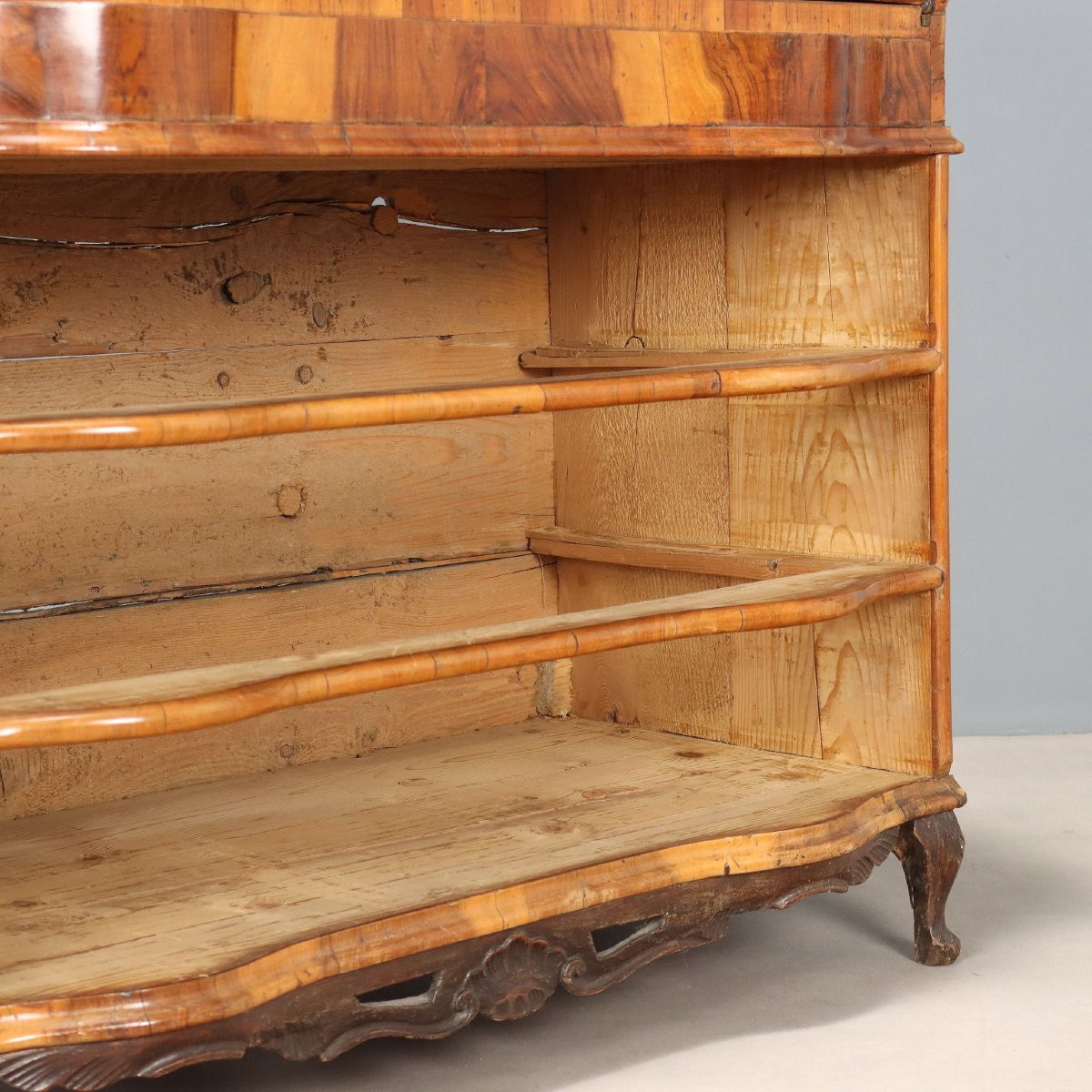 Cabinet à abattants en noyer baroque-photo-8