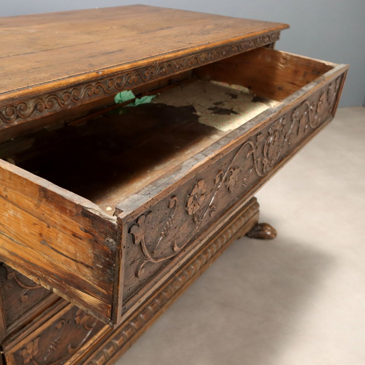 Baroque Walnut Chest Of Drawers Italy First Quarter 18th Century-photo-1