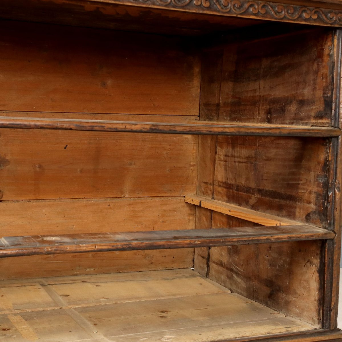 Baroque Walnut Chest Of Drawers Italy First Quarter 18th Century-photo-2