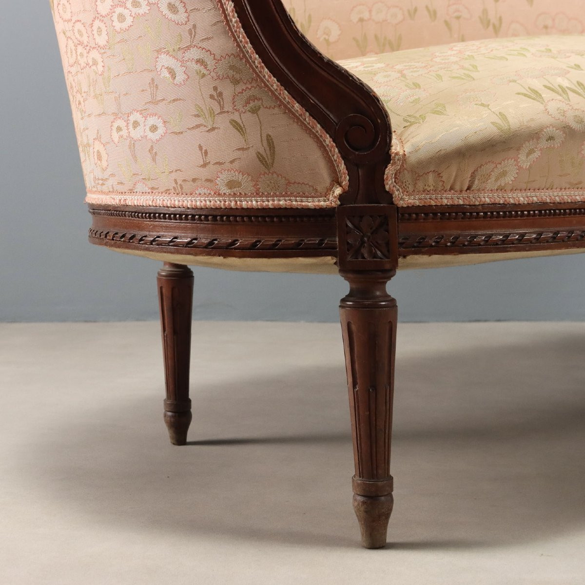 Antique Sofa Neoclassical Style Walnut Carvings XIX Century-photo-1