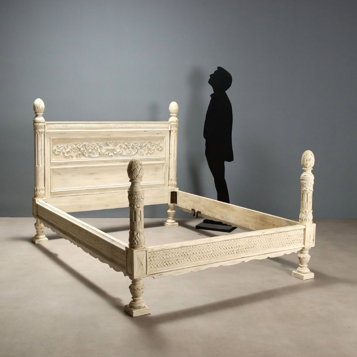 Neo-renaissance Bed-photo-2