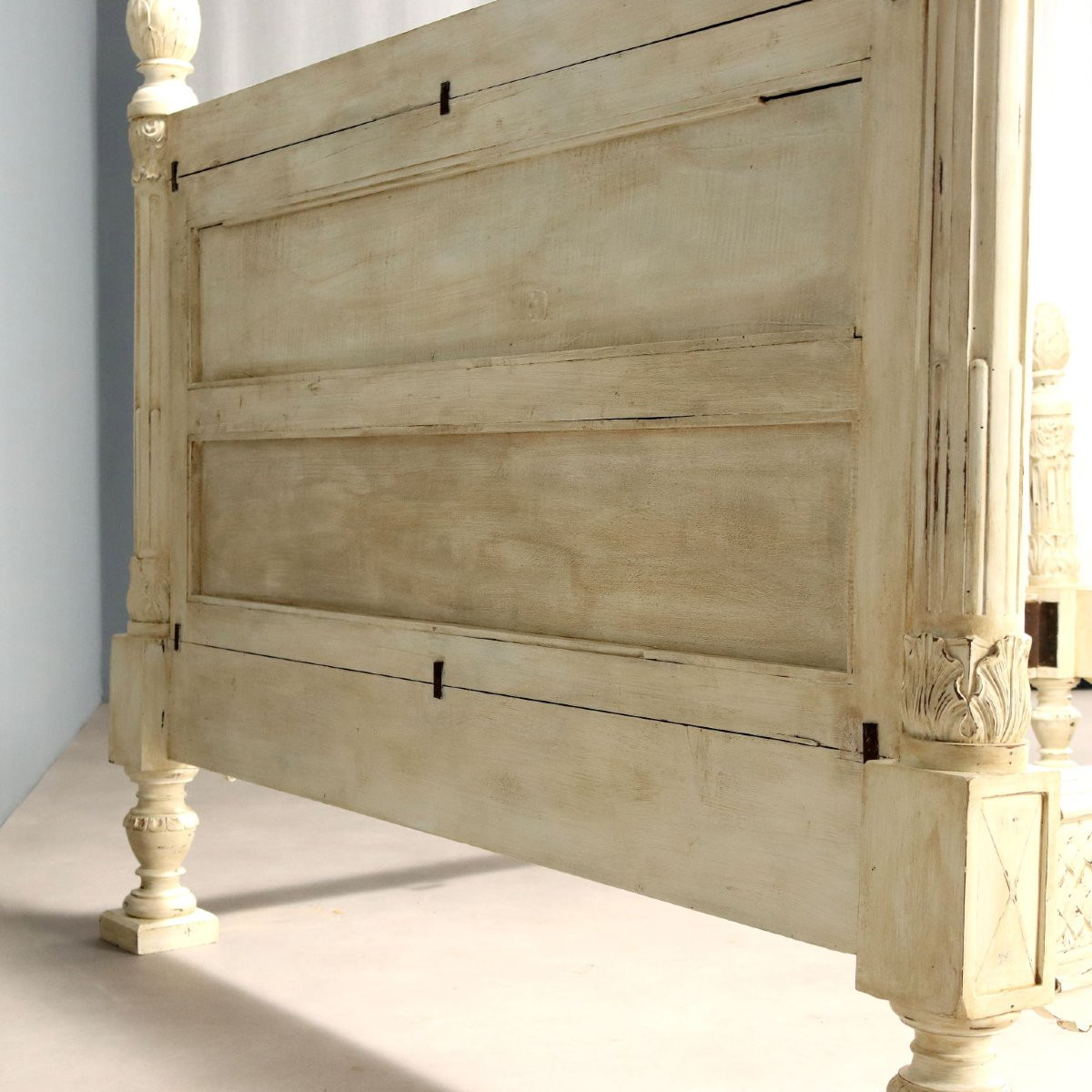 Neo-renaissance Bed-photo-5