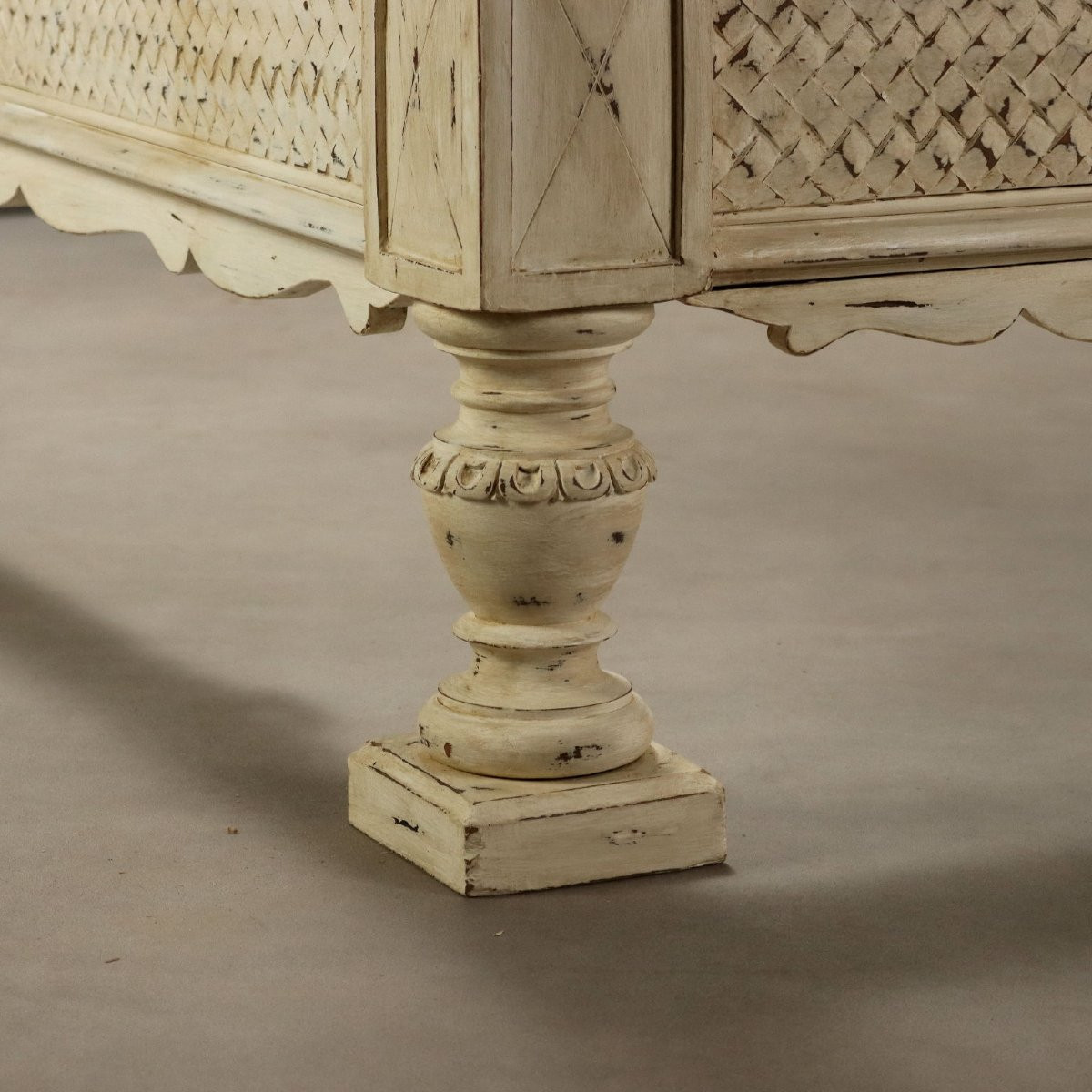 Neo-renaissance Bed-photo-6