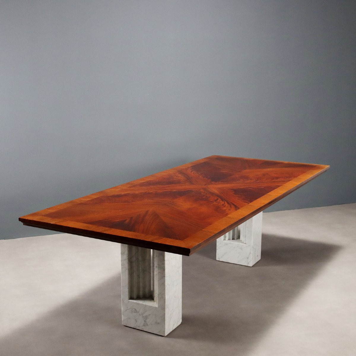 Table Vintage Design Plaquée en Bruyère Noyer Années 1980-photo-3