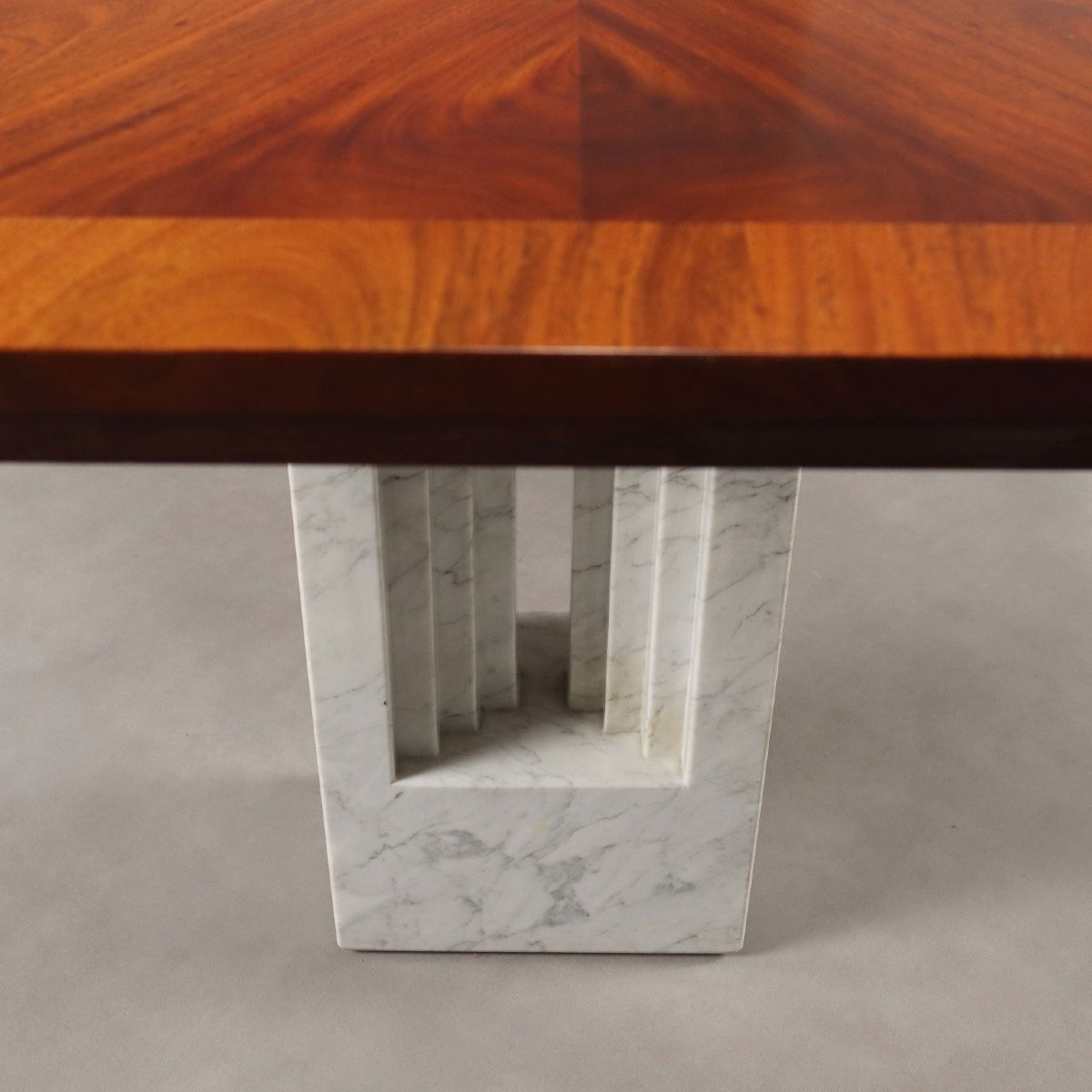 Table Vintage Design Plaquée en Bruyère Noyer Années 1980-photo-4