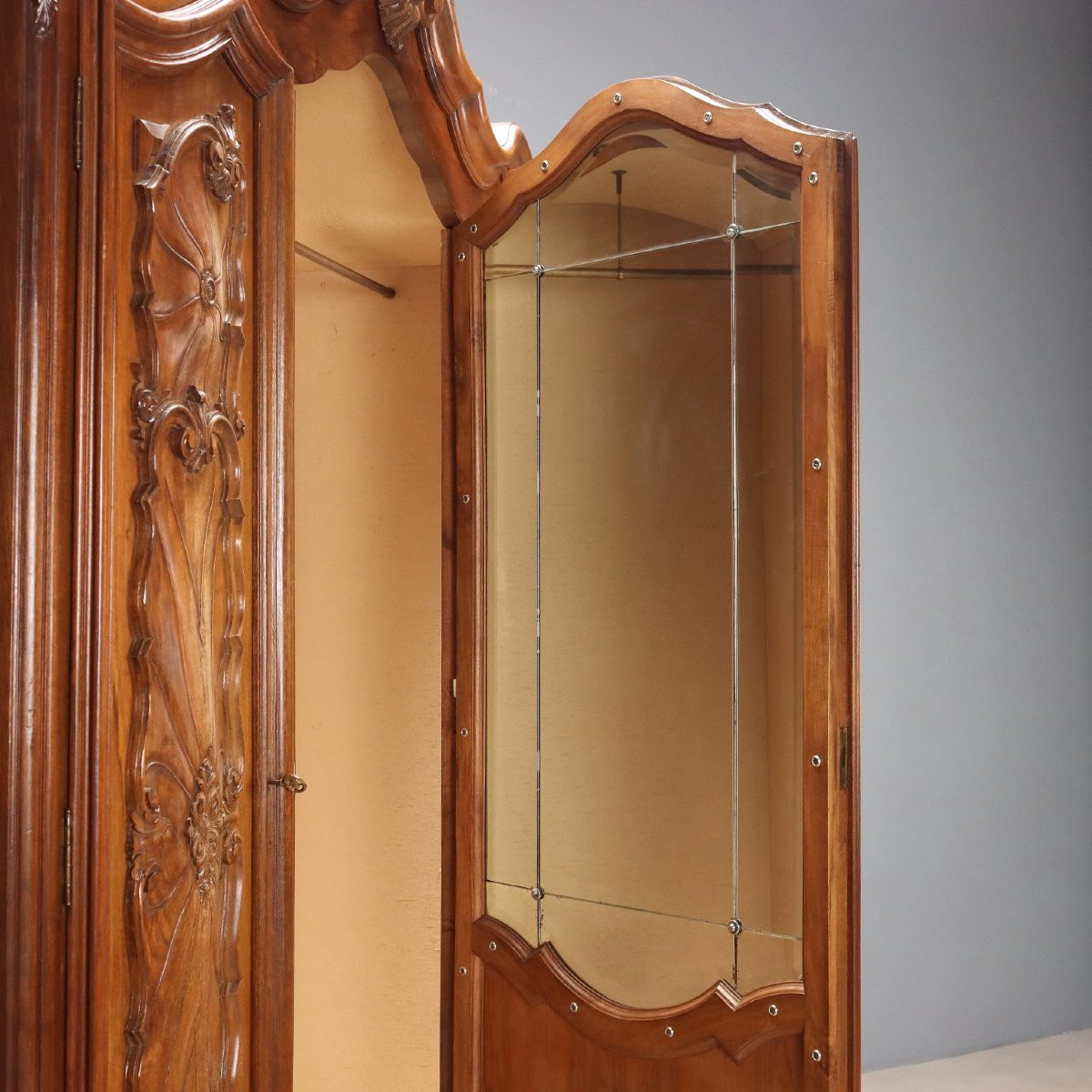 Armoire Ancienne Style Baroque Noyer 3 Volets Italie, Moitié du XXe Siècle-photo-3