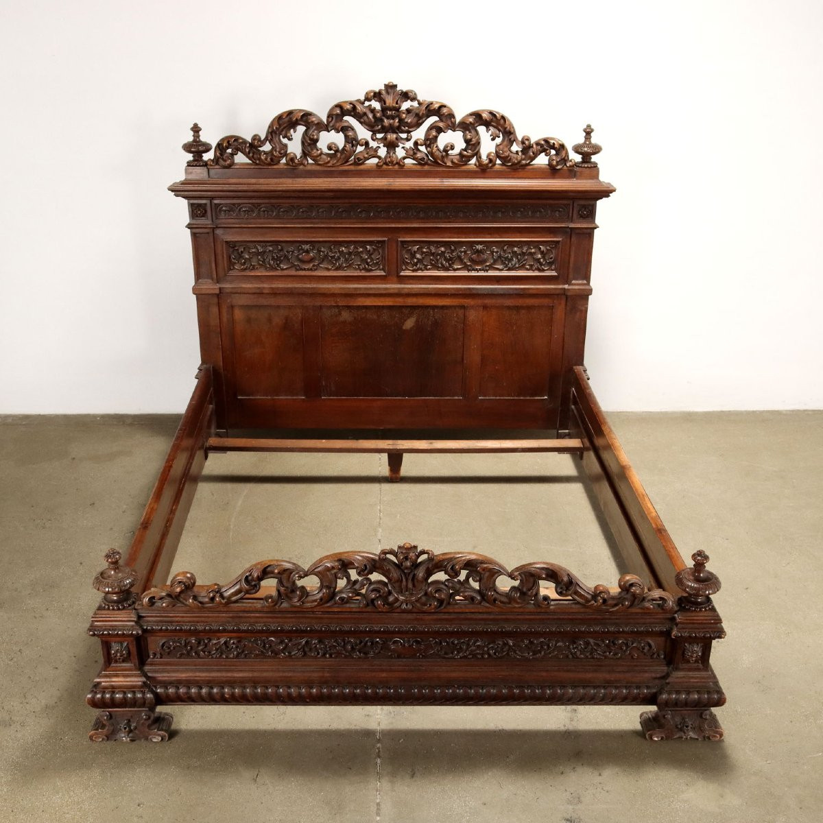 Antique Bed Neo-renaissance Carved Wood Italy XX Century-photo-3