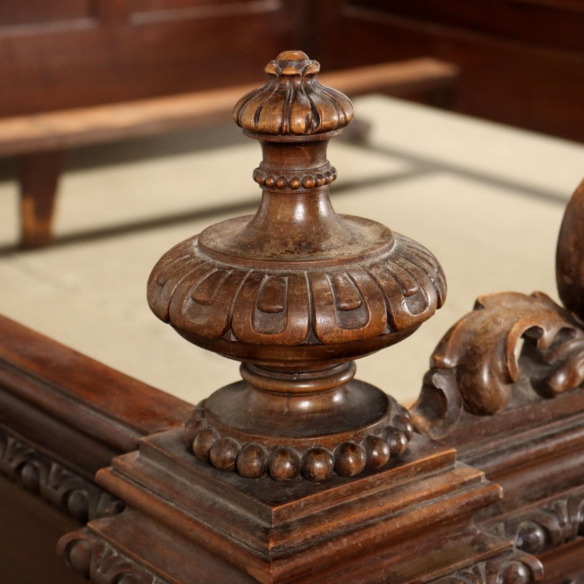 Antique Bed Neo-renaissance Carved Wood Italy XX Century-photo-1