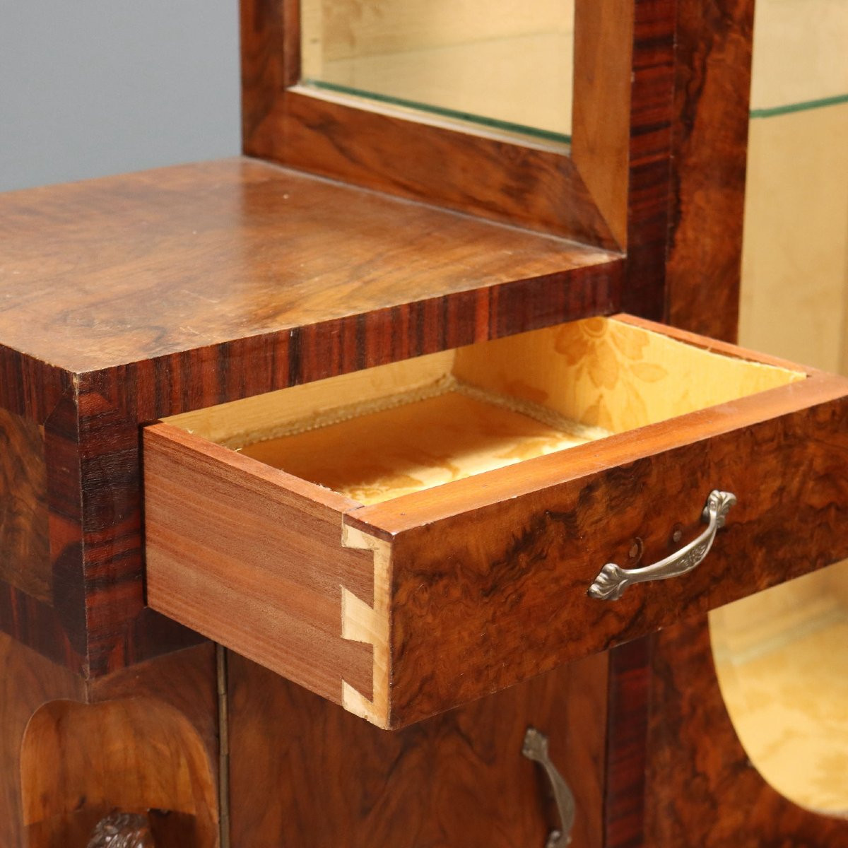 Vintage Dispaly Cabinet Burl Veneer Design Italy 1920s-1930s-photo-1