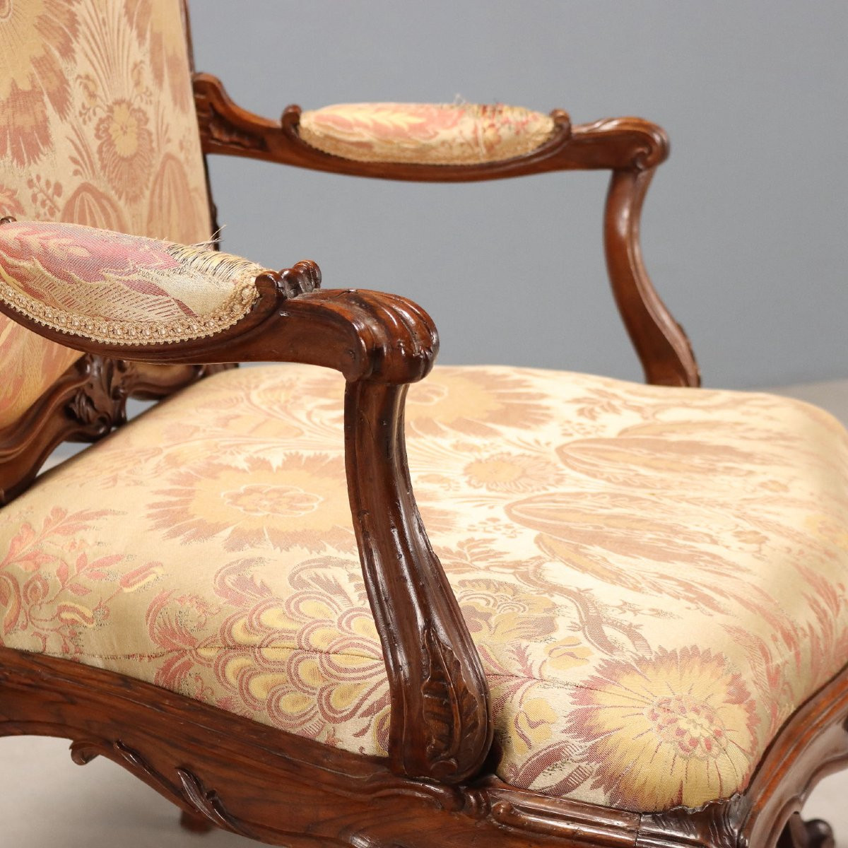 Fauteuil baroque en noyer Gênes, milieu du XVIIIe siècle-photo-1