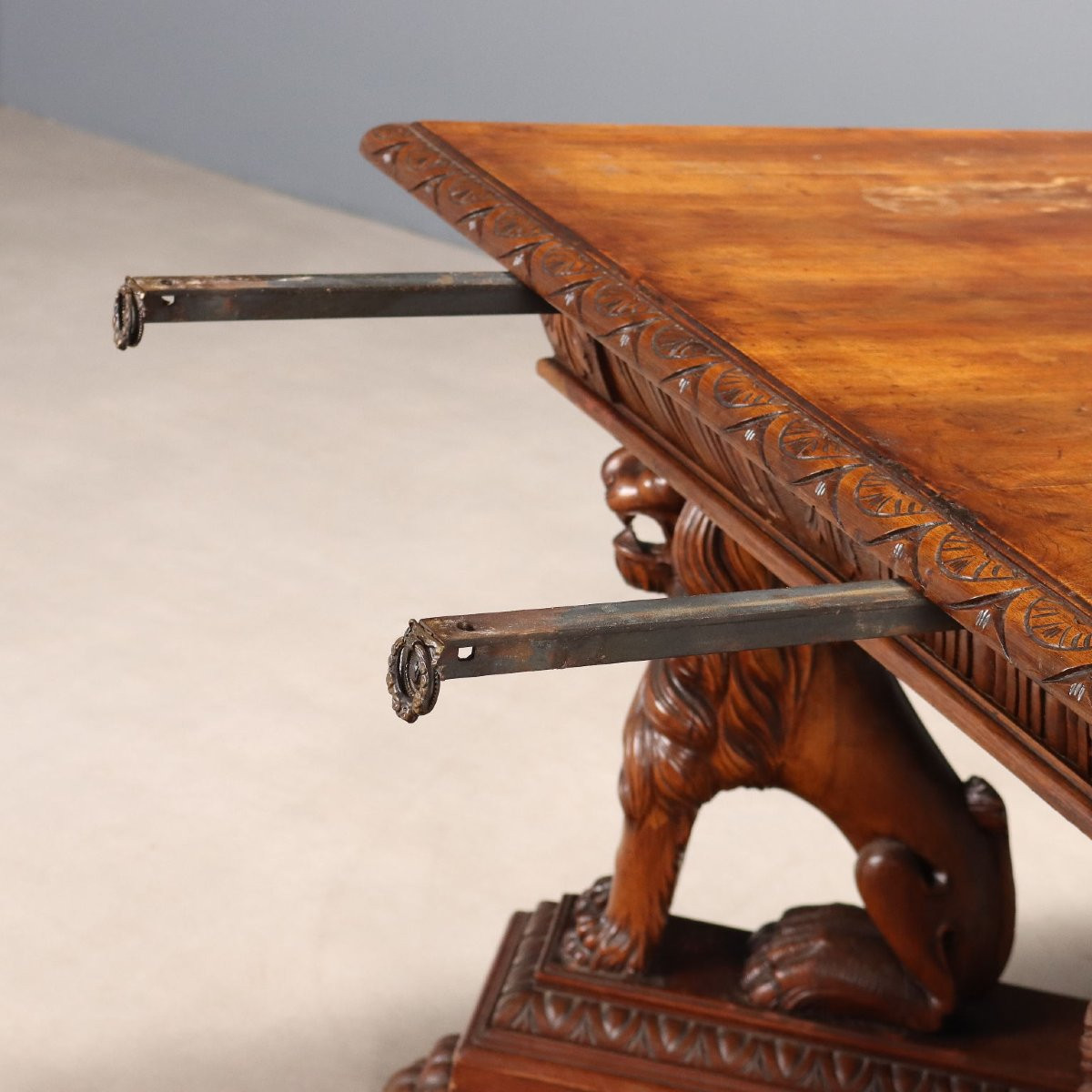 Late 19th-century Italian Walnut Neo-renaissance Table-photo-1