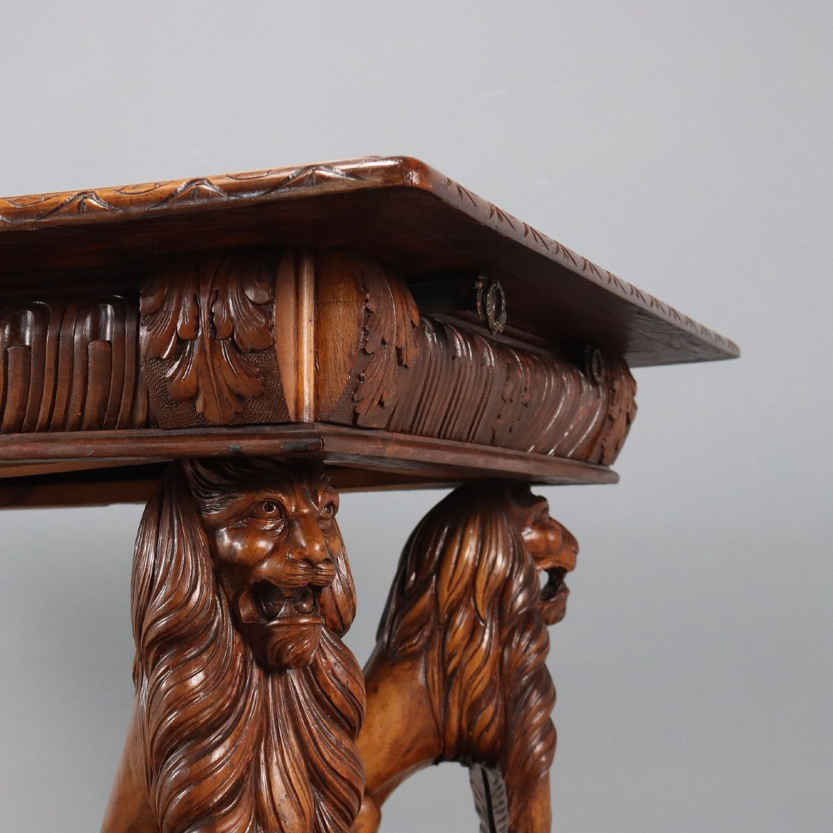 Late 19th-century Italian Walnut Neo-renaissance Table-photo-2