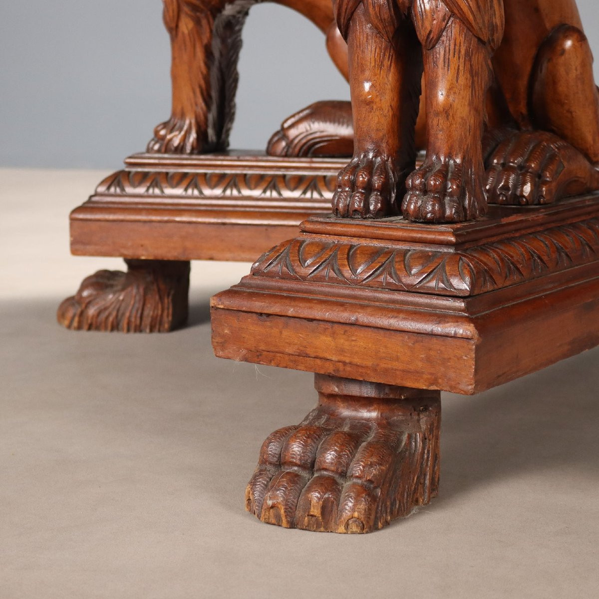 Late 19th-century Italian Walnut Neo-renaissance Table-photo-4