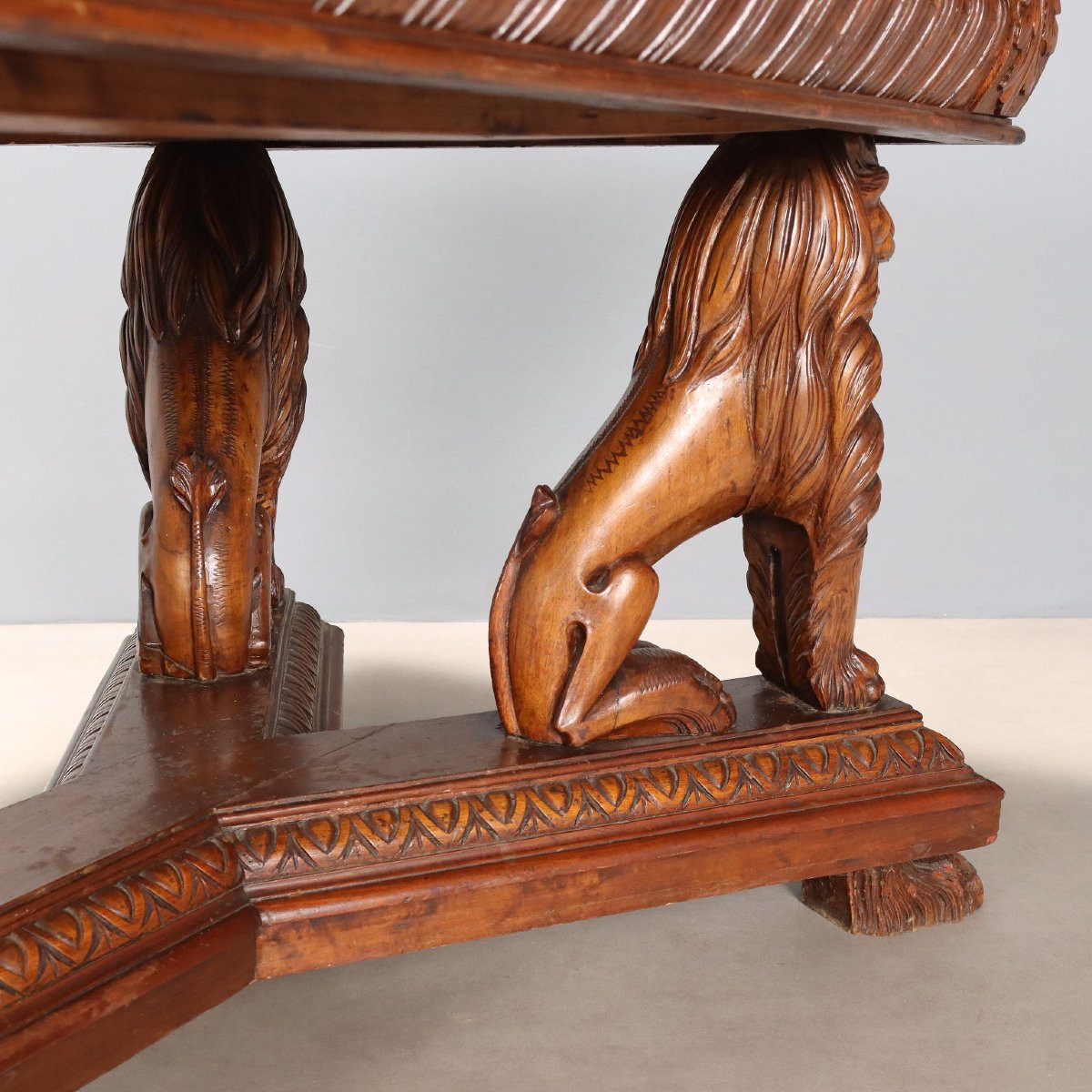 Late 19th-century Italian Walnut Neo-renaissance Table-photo-5