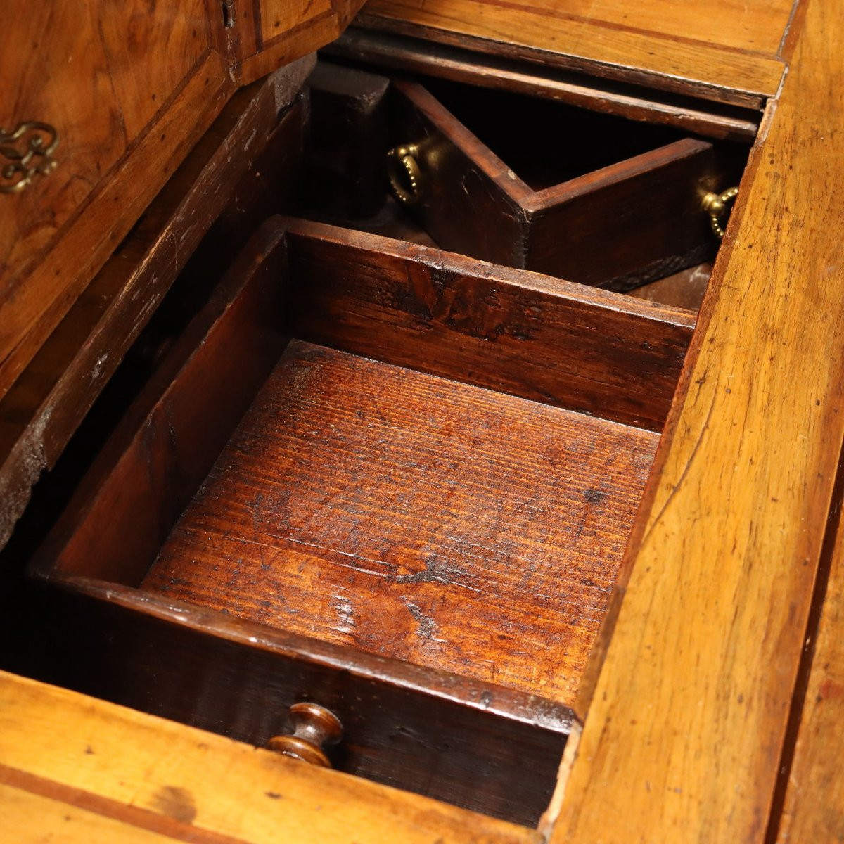 Cabinet à abattants en noyer baroque Vénétie, XVIIIe siècle-photo-5
