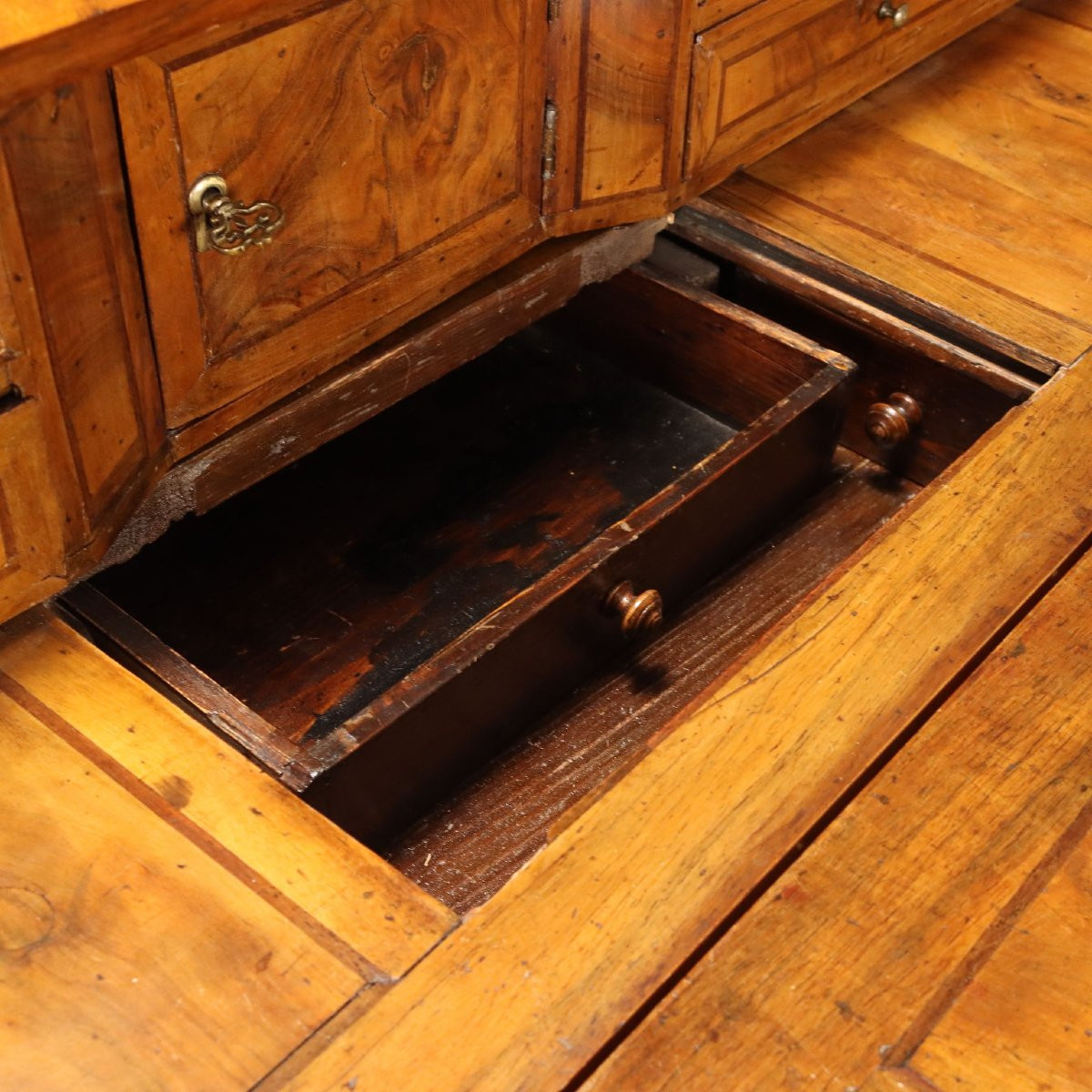 Cabinet à abattants en noyer baroque Vénétie, XVIIIe siècle-photo-6