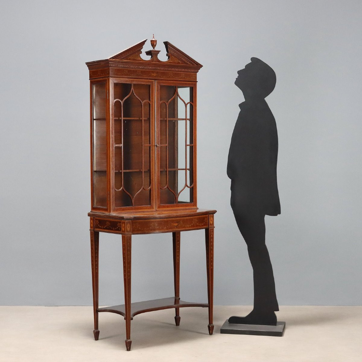 Early 20th-century English Neoclassical Display Cabinet-photo-2