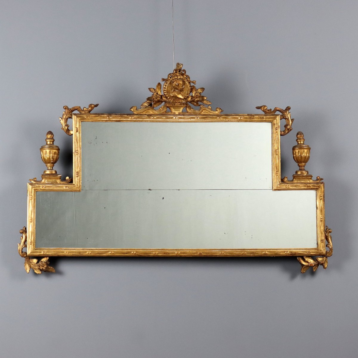 Neoclassical Mirror In Carved And Gilded Wood, Italy, Late 18th Century