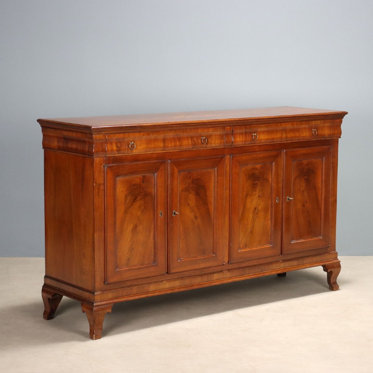 Buffet en noyer et plumes de noyer  Italie du XXe siècle