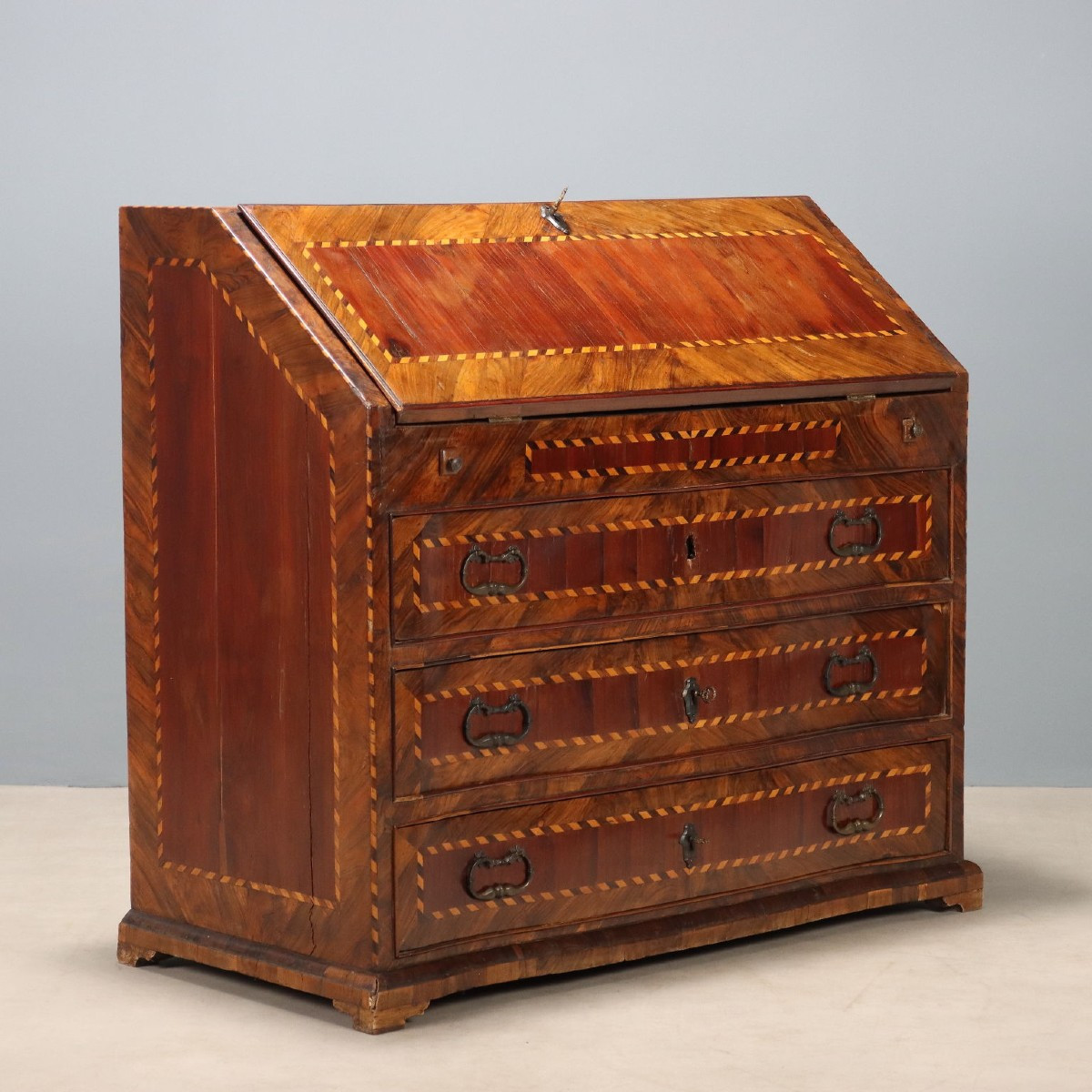 Rosewood And Mahogany Tray With Maple Inlays, Central Italy, Mid-18th Century