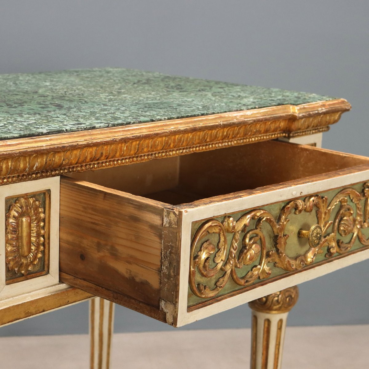 Table éclectique laquée et dorée Italie du milieu du XIXe siècle-photo-1