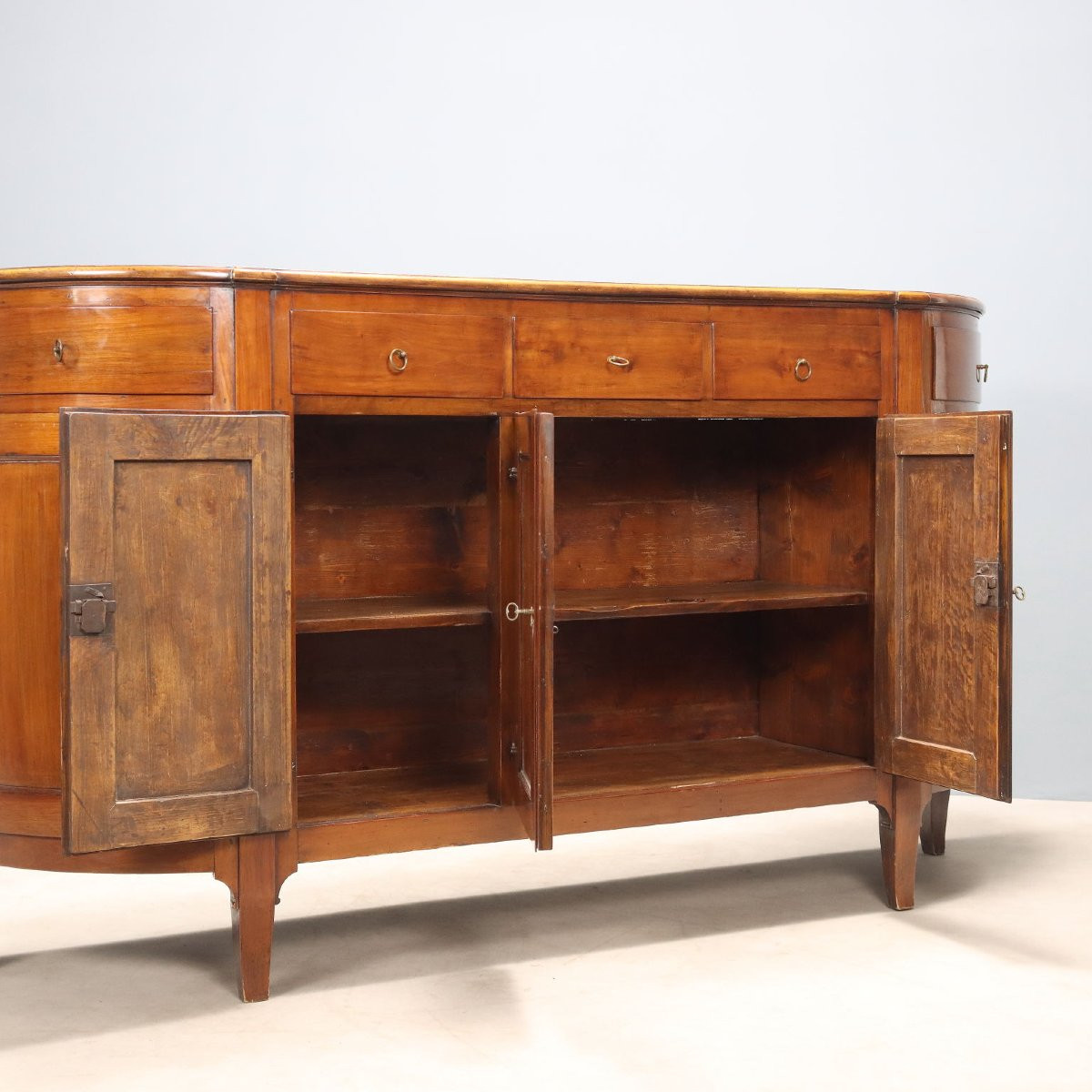 Early 20th-century Italian Cherry Wood Sideboard With Cutouts-photo-3