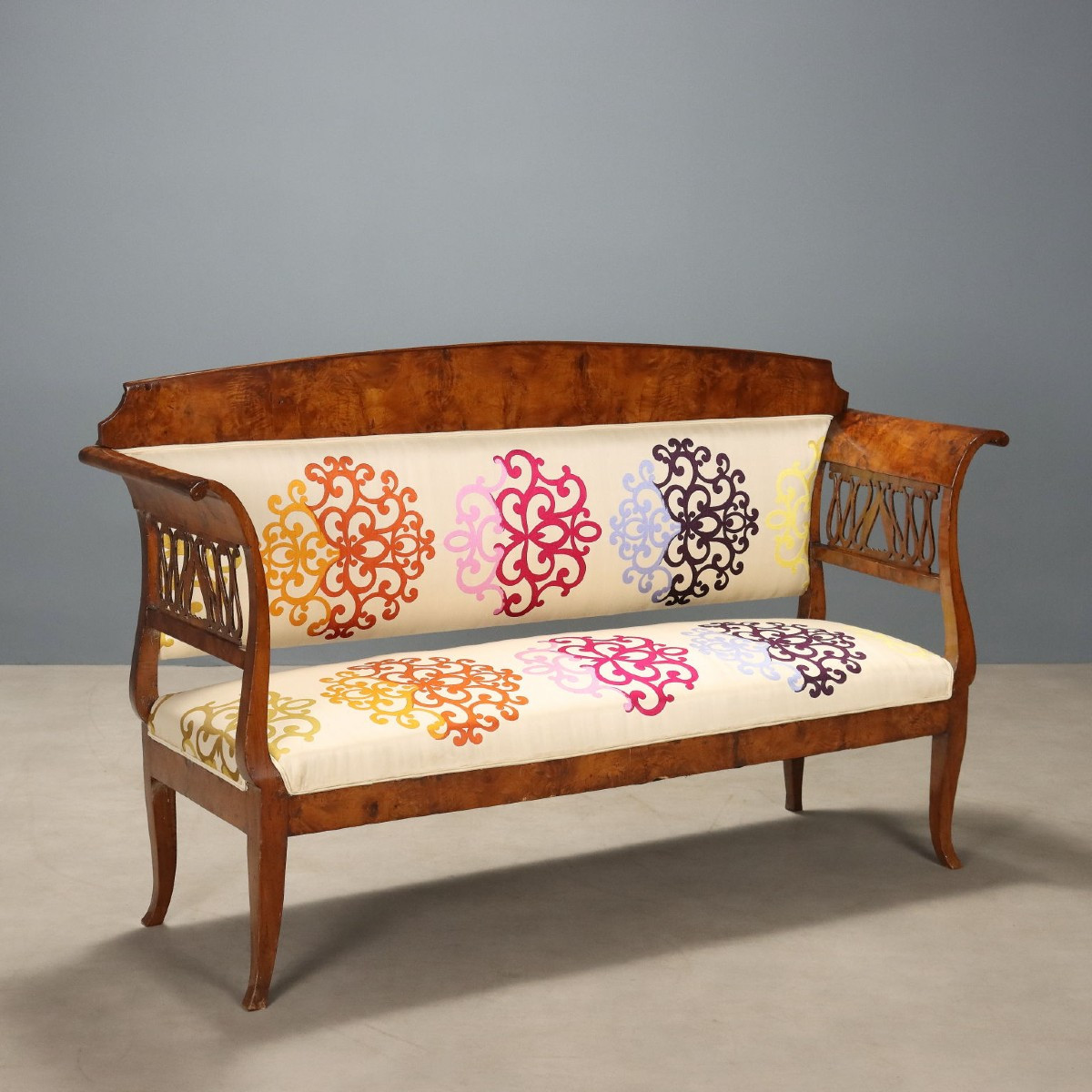 Canapé Biedermeier en noyer Allemagne, XIXe siècle