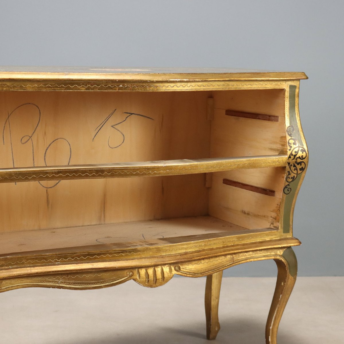 Petite commode en bois laqué et peint  Italie du XXe siècle-photo-4