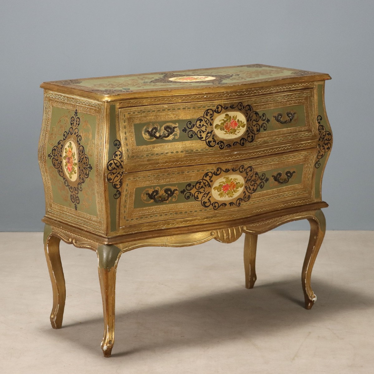 Petite commode en bois laqué et peint  Italie du XXe siècle