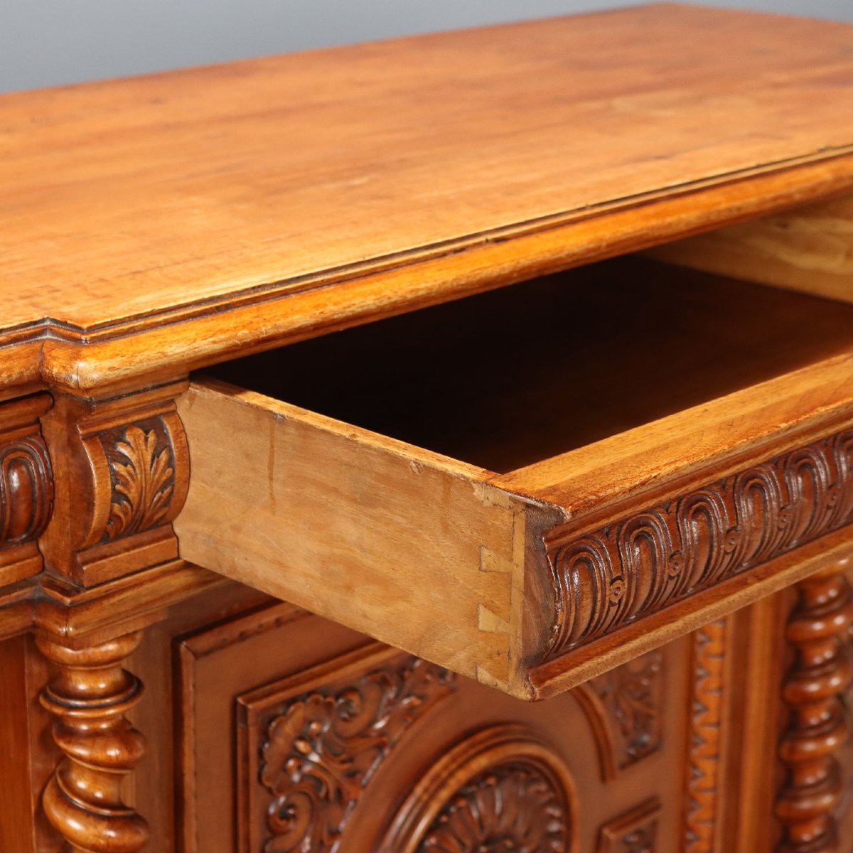 Neo-baroque Sideboard In Italian Walnut, Late 19th Century-photo-3