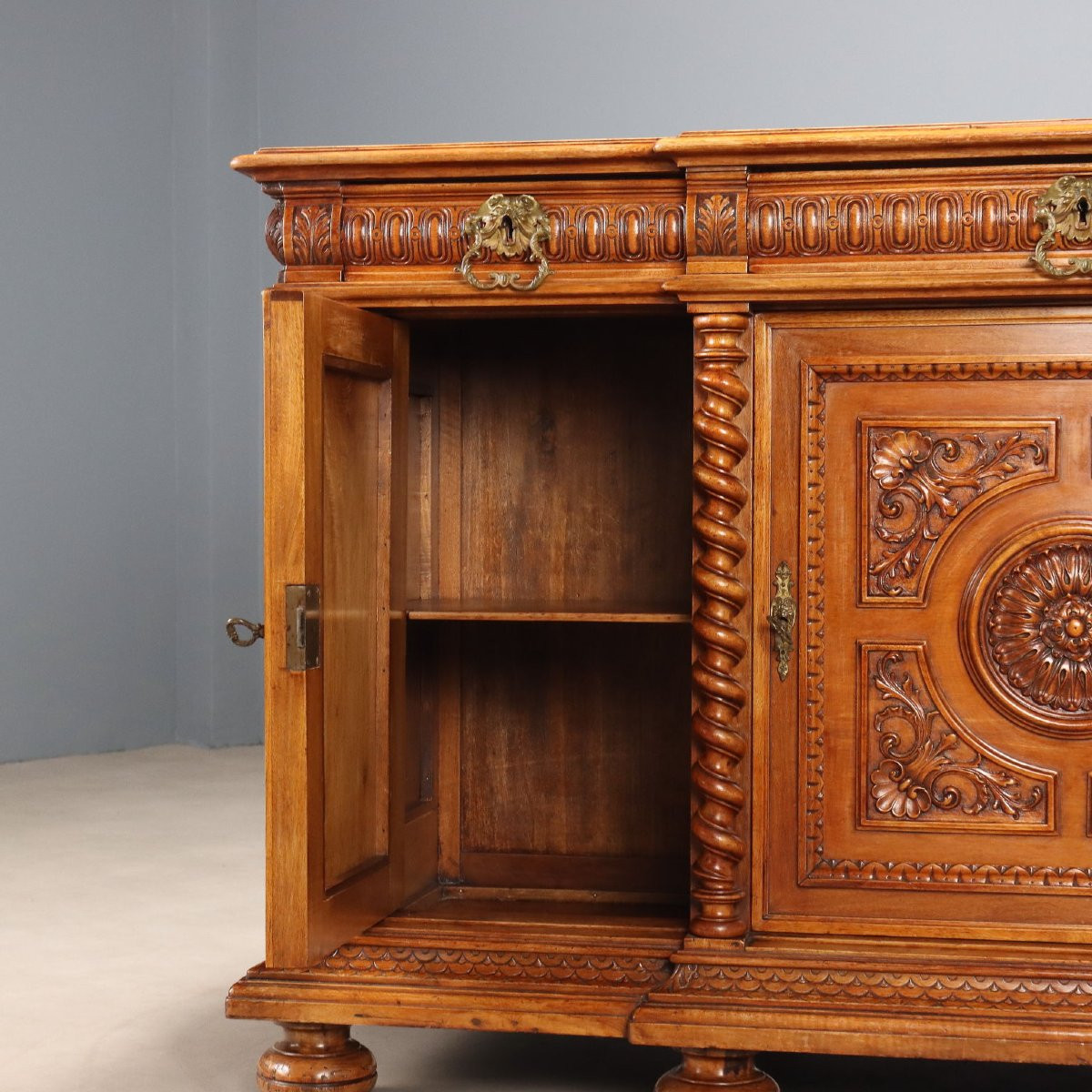 Neo-baroque Sideboard In Italian Walnut, Late 19th Century-photo-4