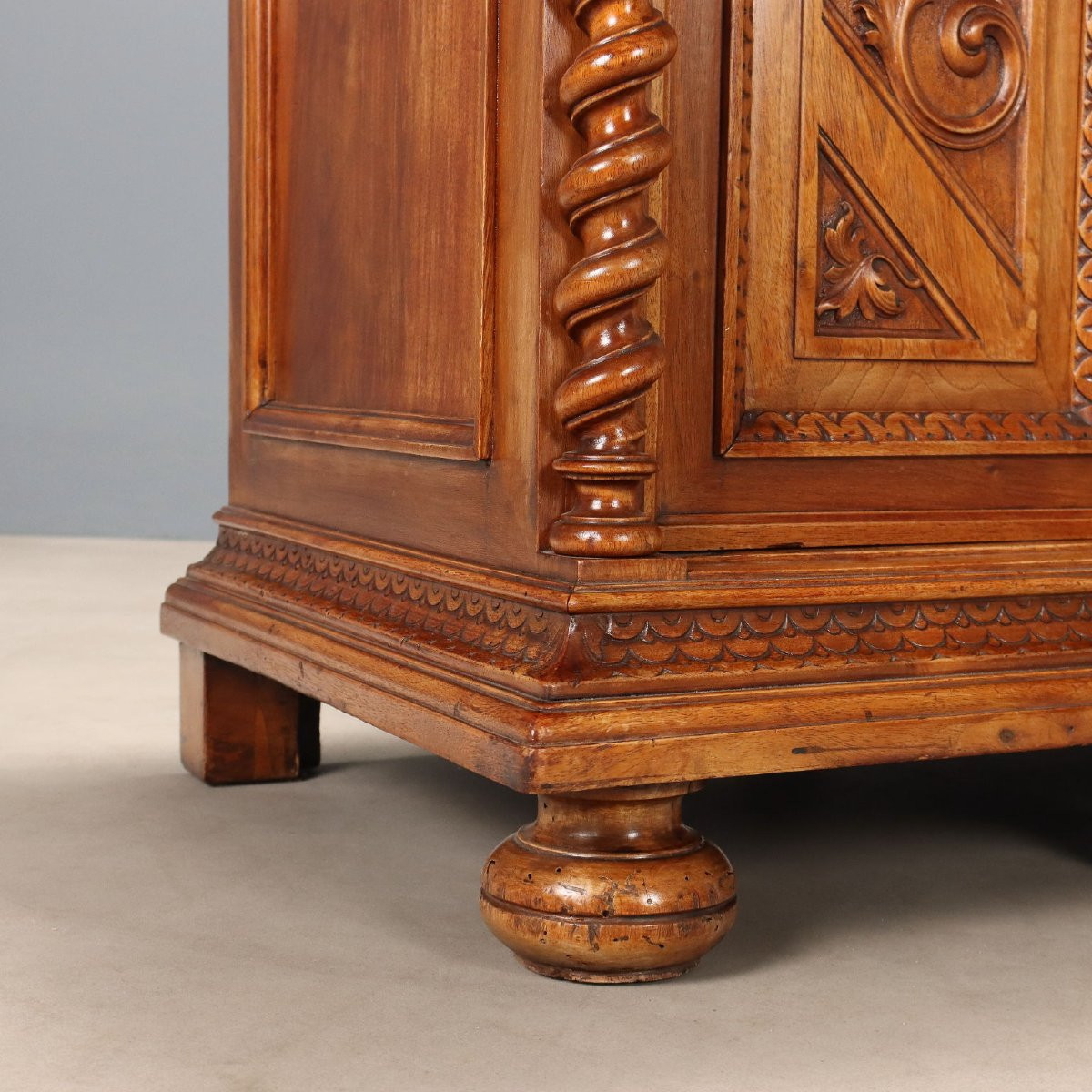 Neo-baroque Sideboard In Italian Walnut, Late 19th Century-photo-4