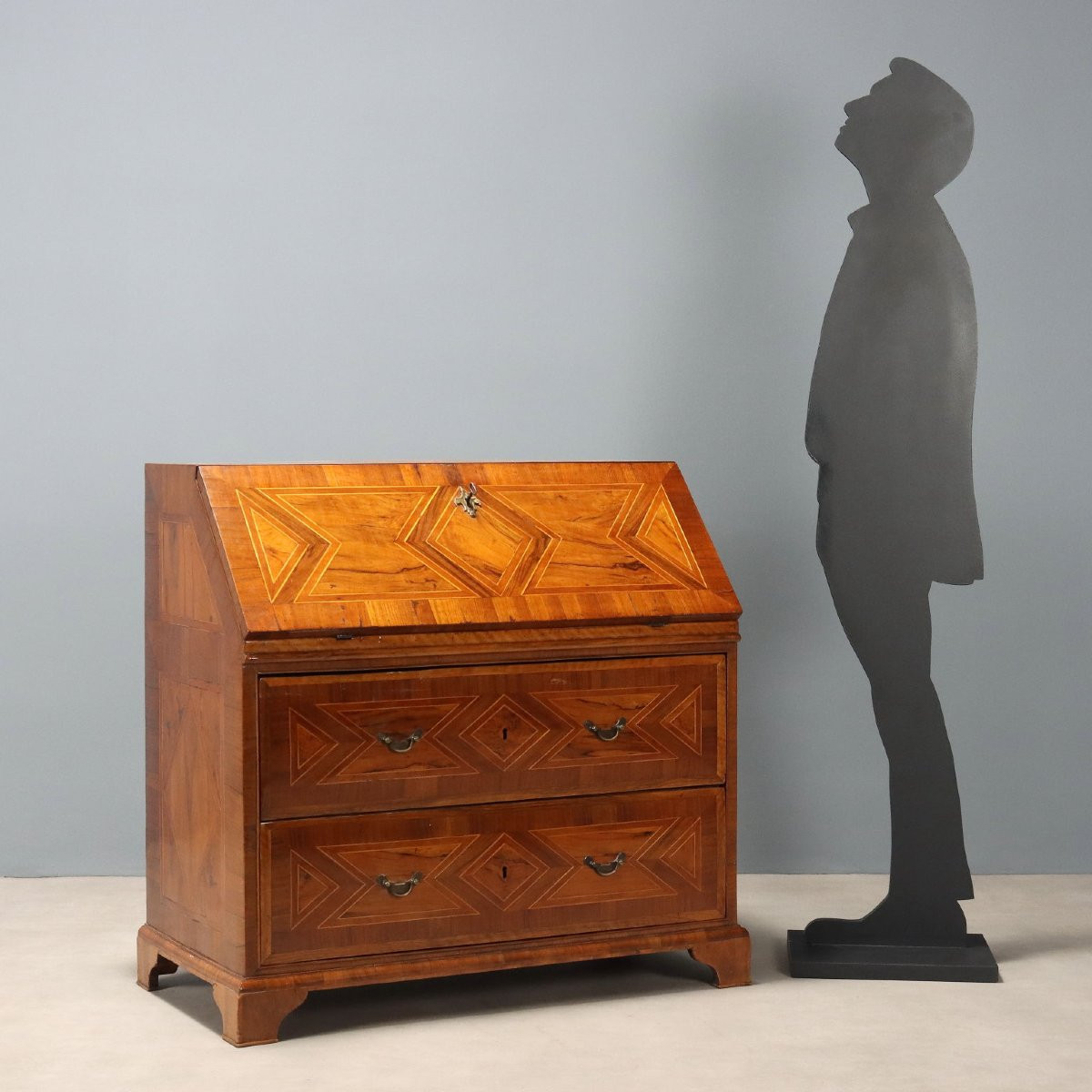 18th-century Central Italian Walnut Cabinet With Olive Wood Inlays-photo-2