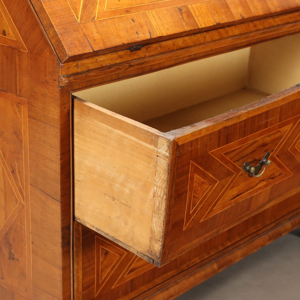 18th-century Central Italian Walnut Cabinet With Olive Wood Inlays-photo-2