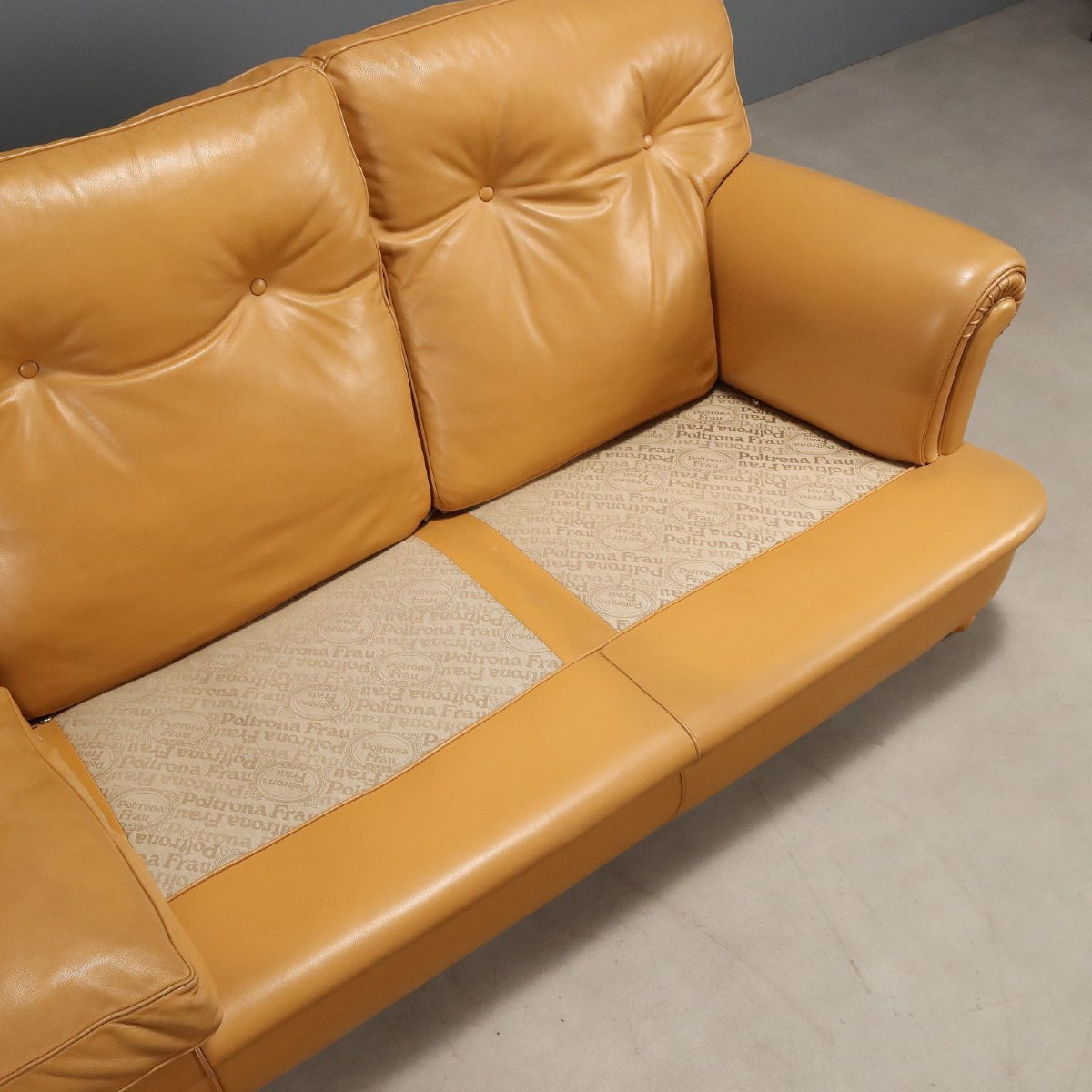 Poltrona Frau 'dream/b' Vintage Sofa Leather Design Italy 1980s–1990s-photo-3