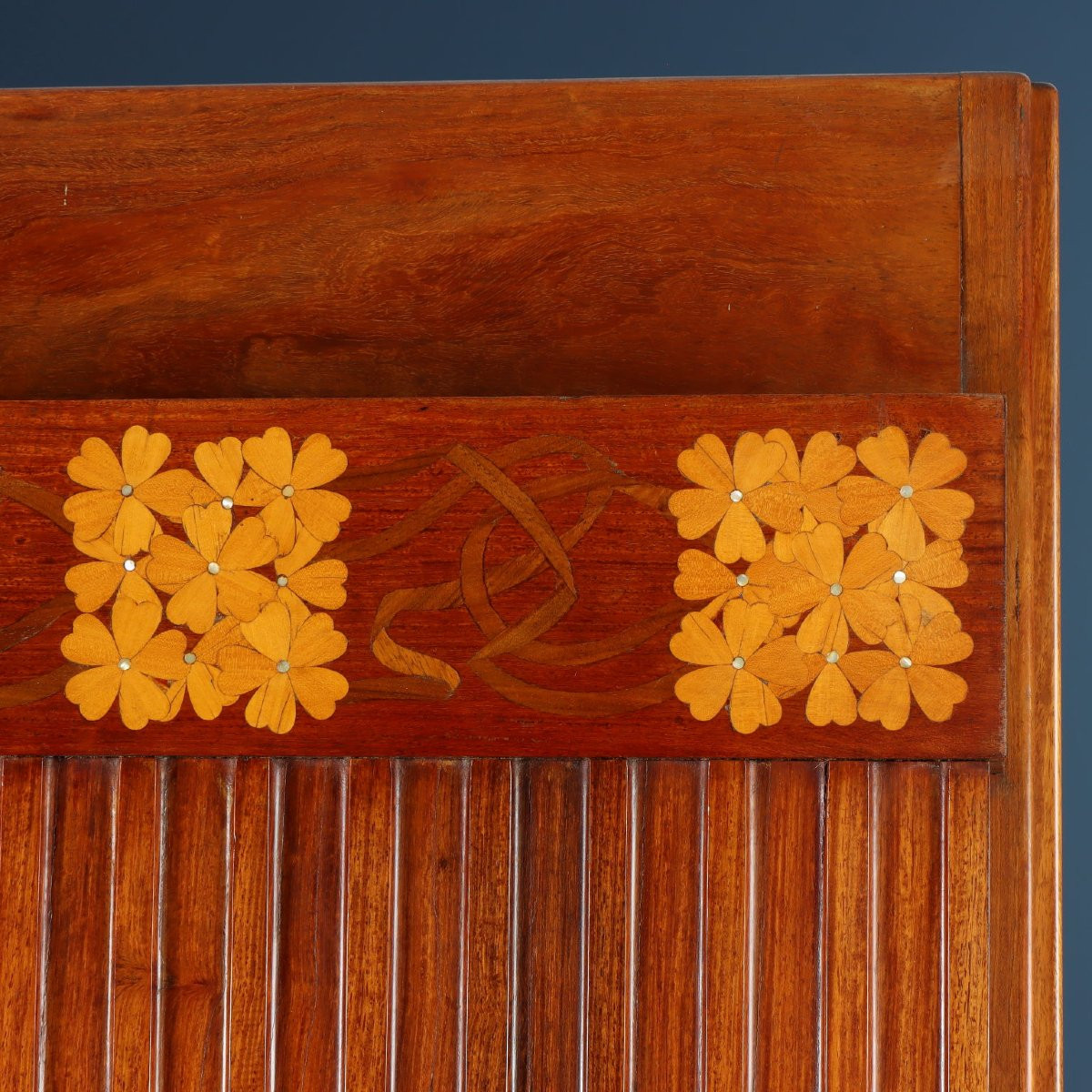 Cabinet. Produced By Carlo Zen, 1902-photo-1