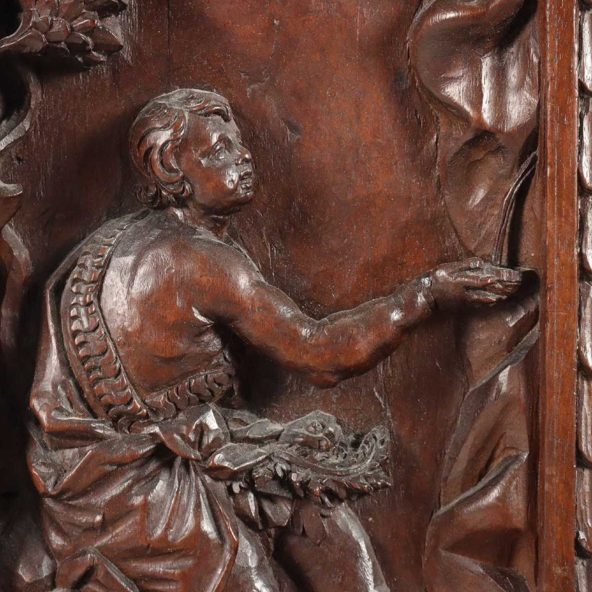 17th-century Genoese Baroque Kneeler In Ligurian Walnut-photo-4