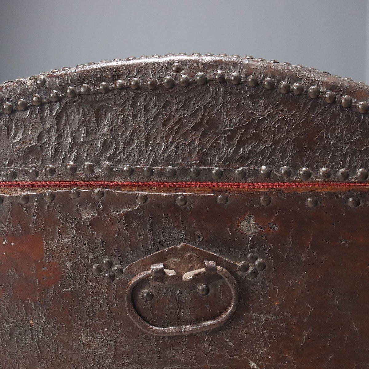 Coffre Ancien Cuir Tissu Bordeaux Espagne XVIIIe Siècle-photo-3