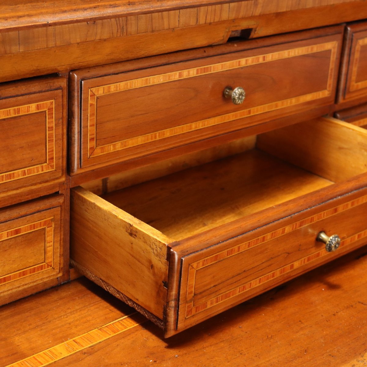 Walnut Chest Of Drawers With Maple Inlays, Piacenza, Mid-18th Century-photo-4